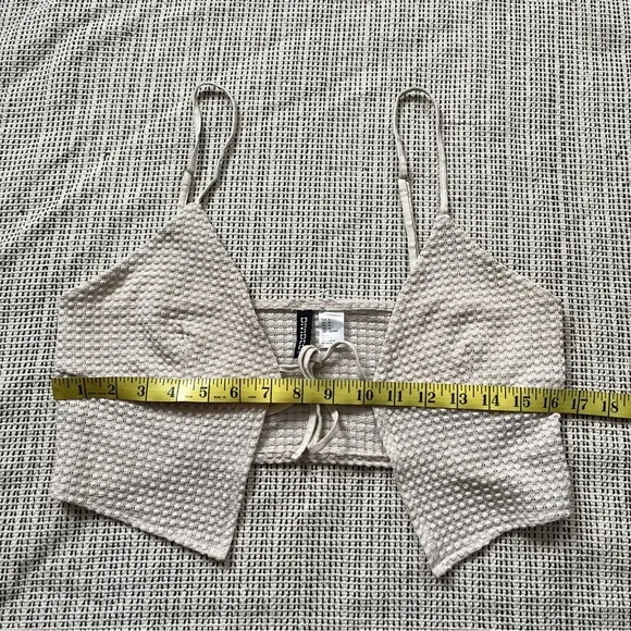 H&M Divided Textured Cream Crop Top - Picture 5 of 7